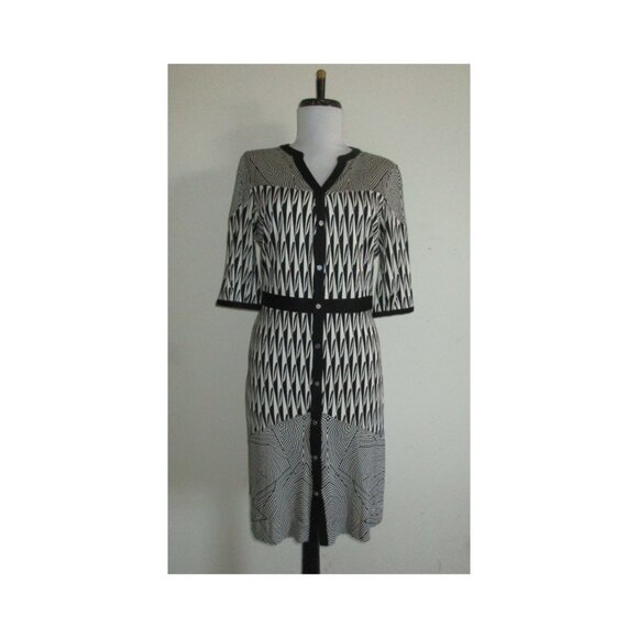Diane Von Furstenberg Silk Black and White Geometric Print Snap Dress Size 8 - Picture 1 of 11